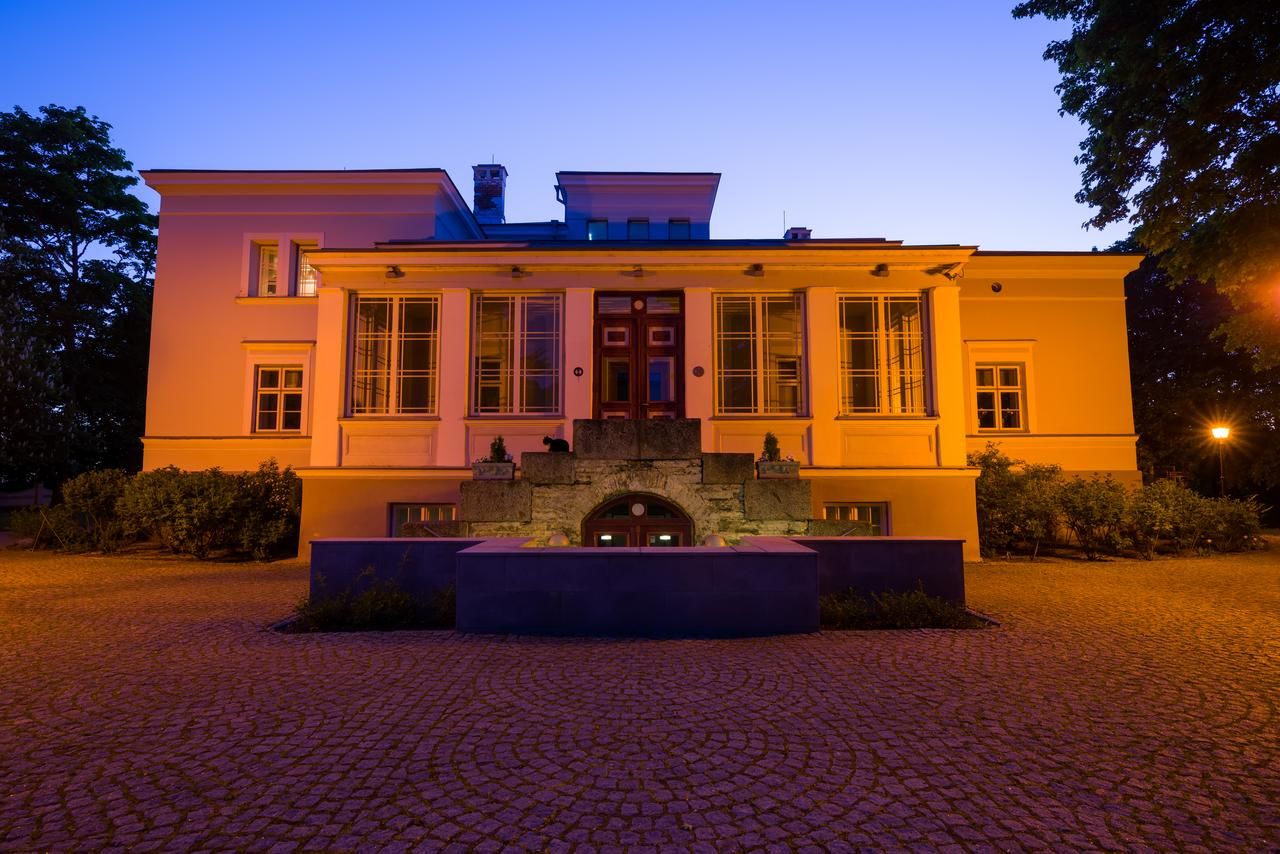 Отель Saka Manor Сака-24