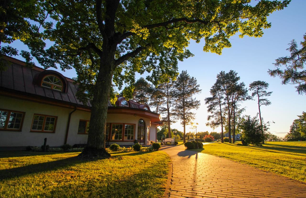 Отель Saka Manor Сака-29