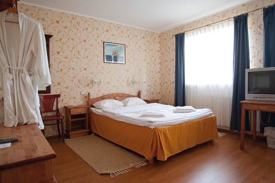 Отель Saka Manor Сака-38