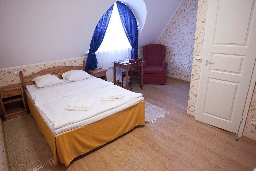 Отель Saka Manor Сака-39